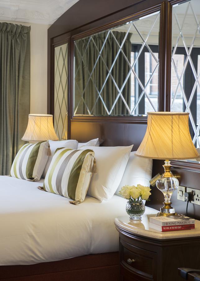 The George Street Hotel Oxford Exterior foto A bedroom at the hotel