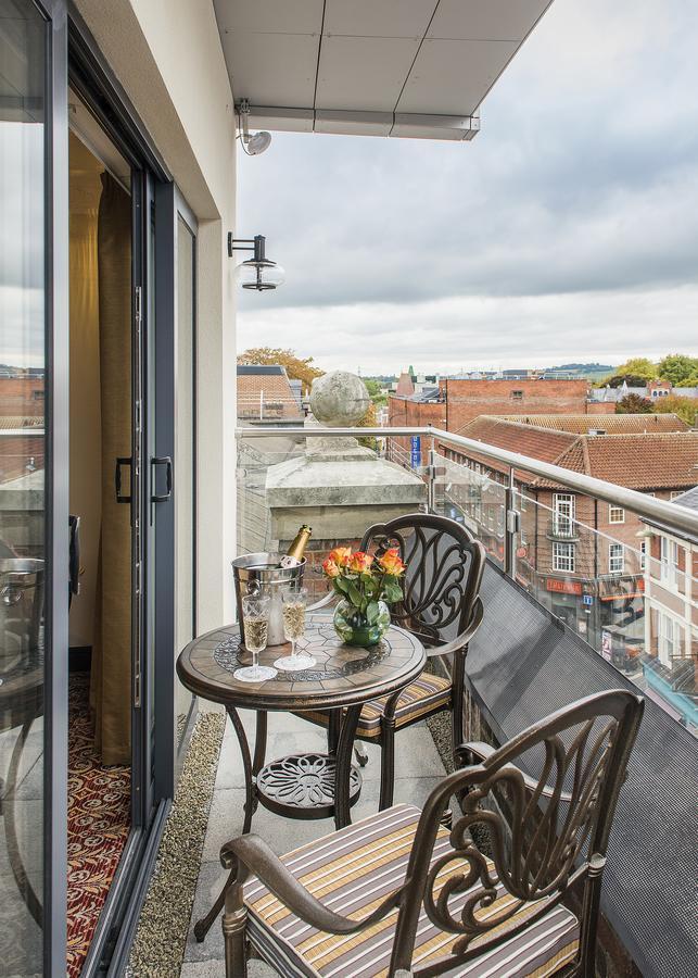 The George Street Hotel Oxford Exterior foto A balcony in a hotel