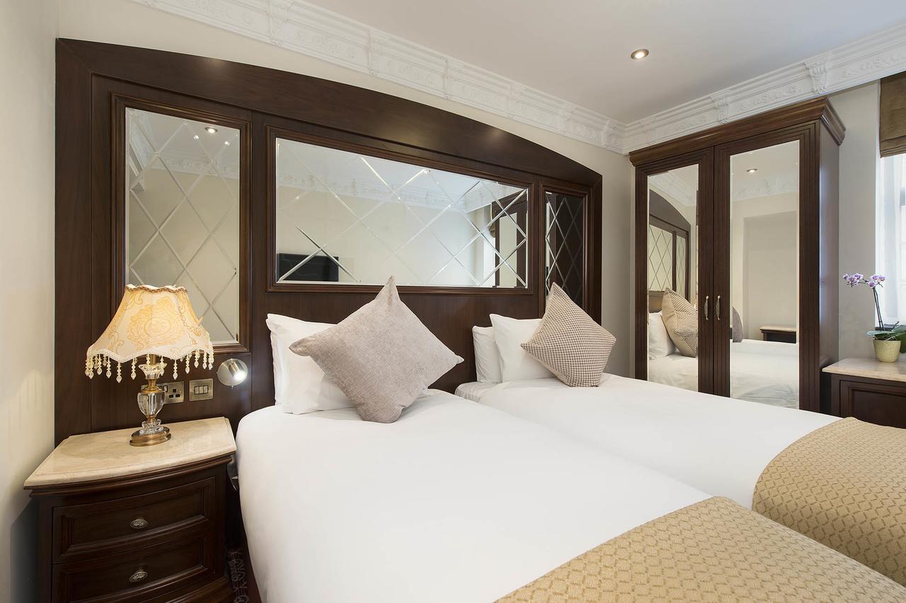 The George Street Hotel Oxford Exterior foto A bedroom at the hotel